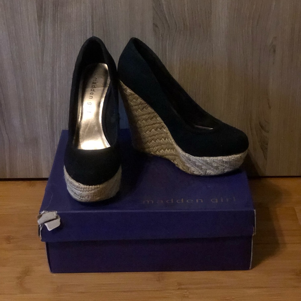 5.5 Black canvas wedges